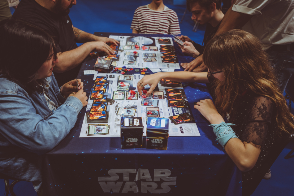 Partita a un gioco da tavolo a tema Star Wars durante Play 2026